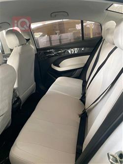 ئێم جی 5 پڵەس